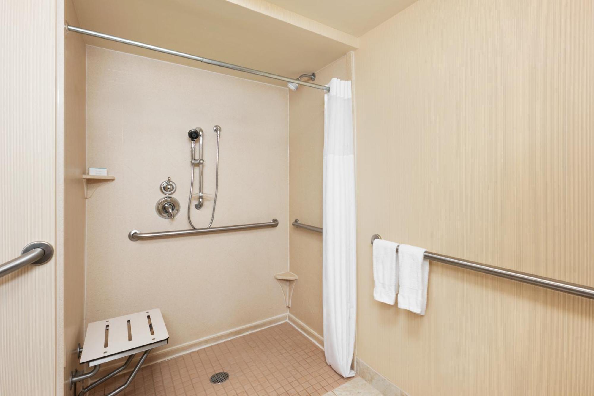 Hampton Inn New York - Laguardia Airport Dış mekan fotoğraf