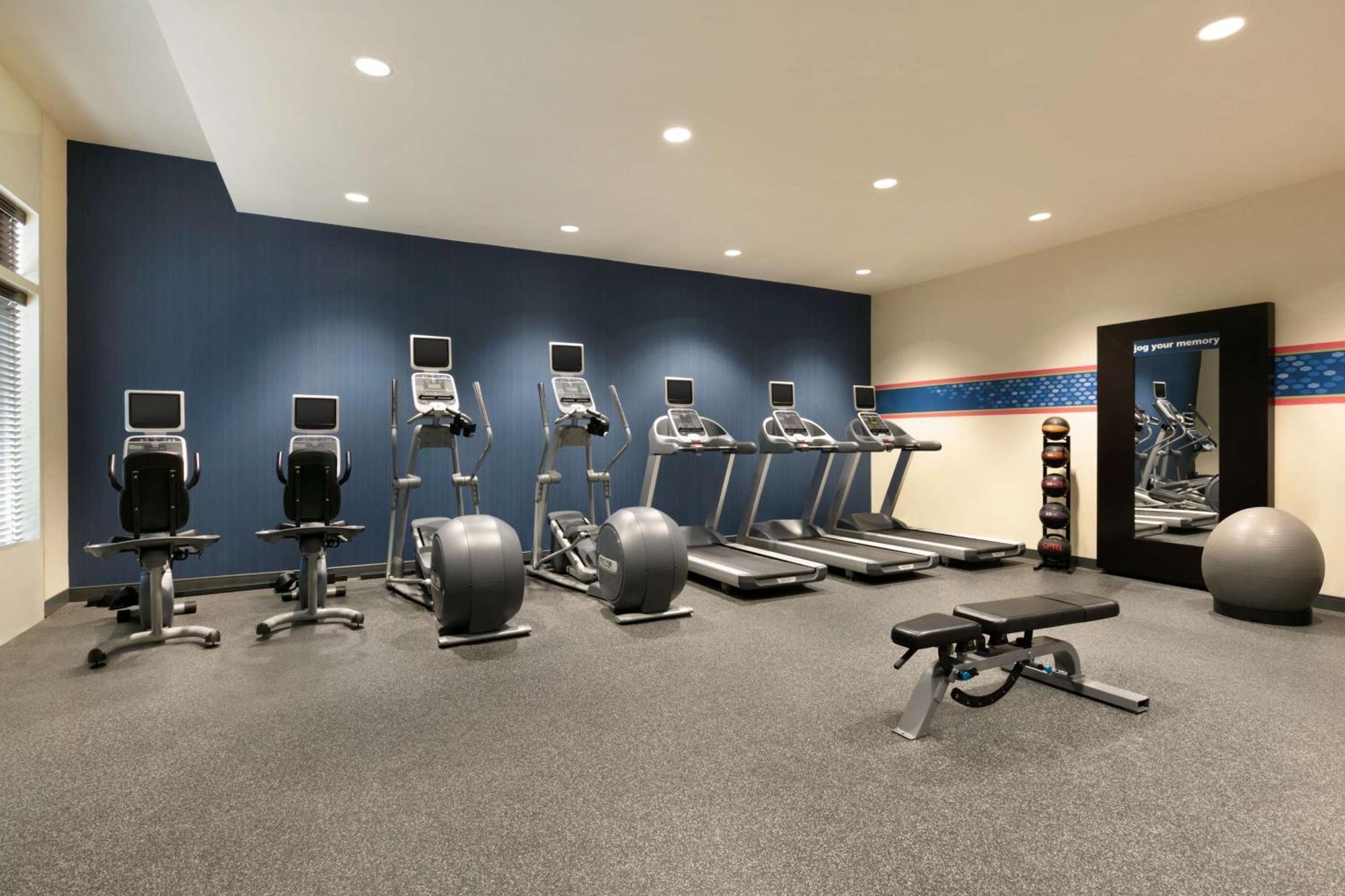 Hampton Inn New York - Laguardia Airport Dış mekan fotoğraf