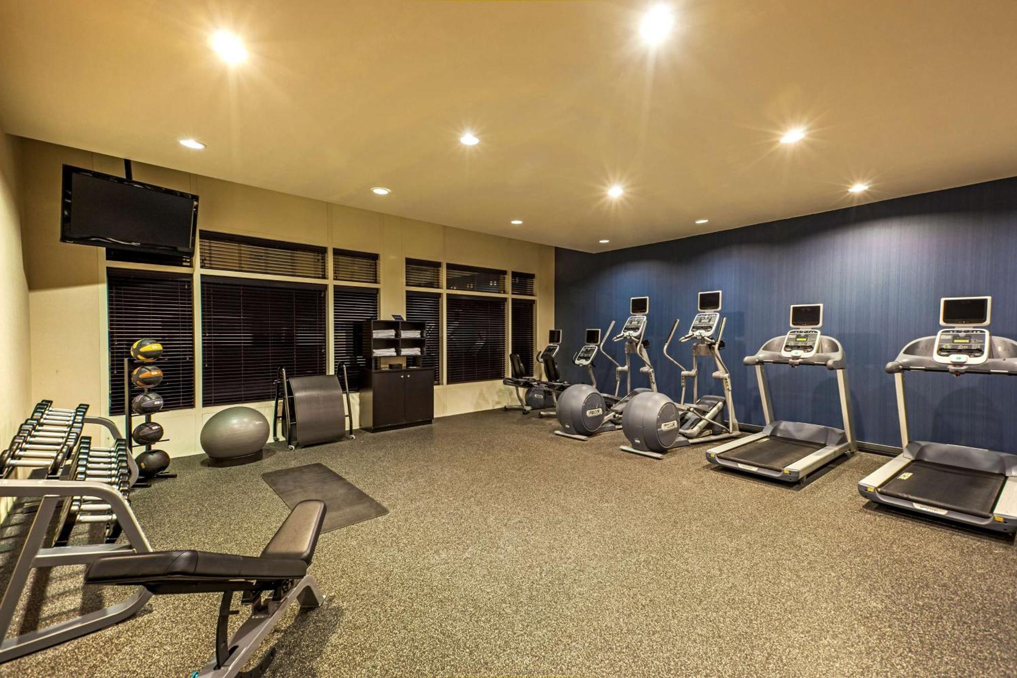 Hampton Inn New York - Laguardia Airport Dış mekan fotoğraf