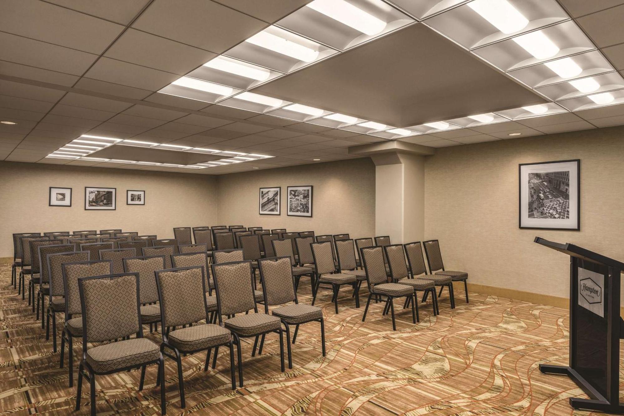 Hampton Inn New York - Laguardia Airport Dış mekan fotoğraf
