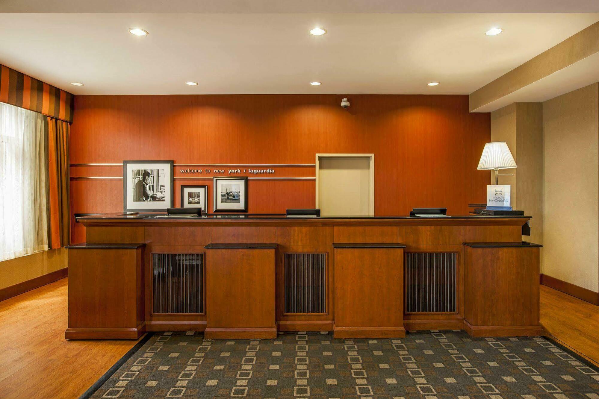 Hampton Inn New York - Laguardia Airport Dış mekan fotoğraf