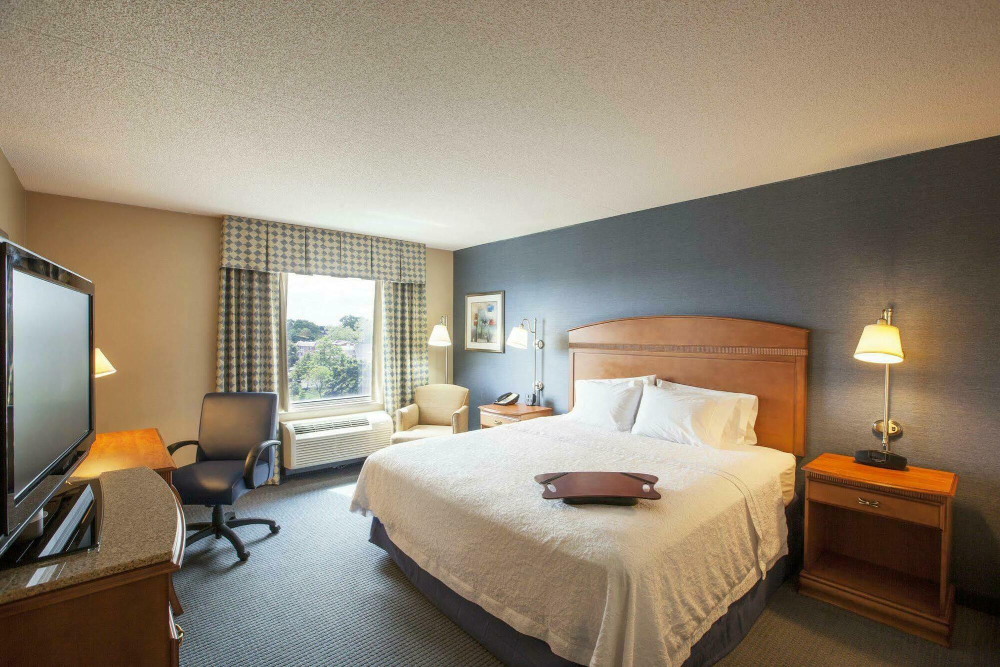 Hampton Inn New York - Laguardia Airport Dış mekan fotoğraf