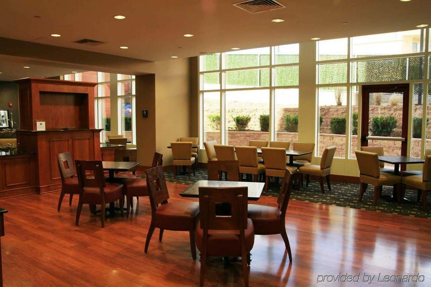 Hampton Inn New York - Laguardia Airport Dış mekan fotoğraf